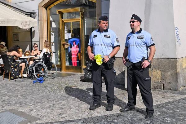 Praga República Checa Mayo 2019 Empleados Patrulla Policía Municipal Plaza — Foto de Stock