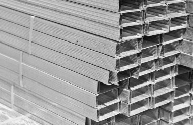 İnşaat için bir yığın metal profil