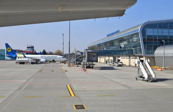 Lviv Ukraine Mai 2019 Verkehrsflugzeug Des Flugzeugträgers Uia Der Nähe — Stockfoto