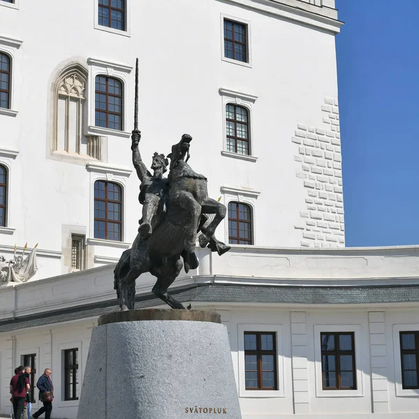 布拉迪斯拉发 斯洛伐克共和国 2019年3月31日 布拉迪斯拉发城堡 Svatopluk雕像 — 图库照片