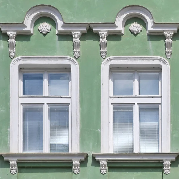 Janelas Edifício Antigo — Fotografia de Stock