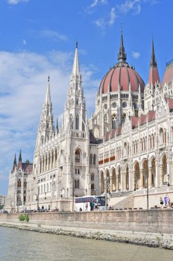 Budapeşte, Macaristan, - 6 Temmuz 2019: Şehrin mimarisi. Parlamento Binaları.