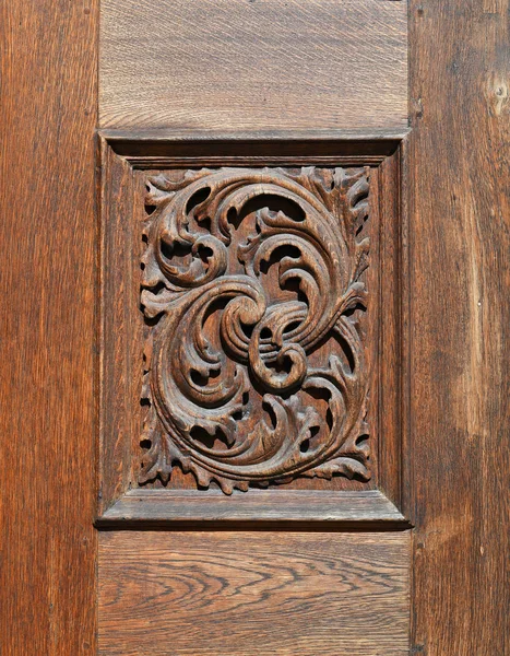 Old Wooden Carved Door Detail Close — Zdjęcie stockowe