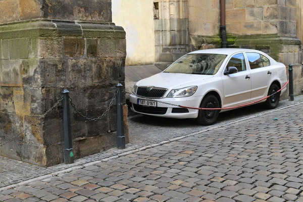 Prag Tjeckien Maj 2019 Parkering Gatan Den Gamla Historiska Stadskärnan — Stockfoto