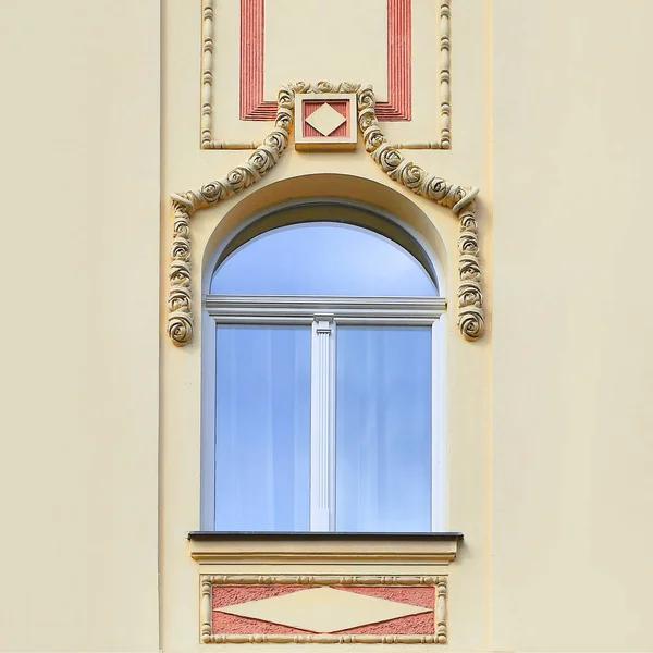 Janela Edifício Antigo Karlovy Vary 2019 — Fotografia de Stock
