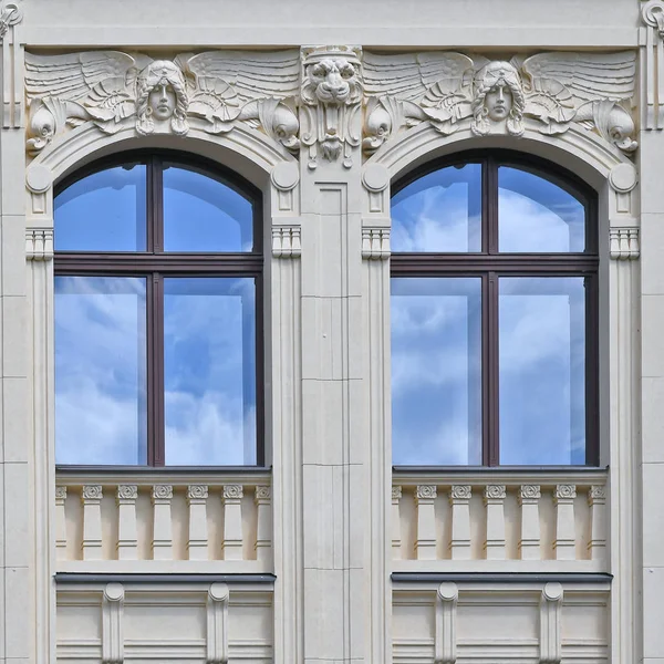 Fenêtres Ancien Bâtiment — Photo