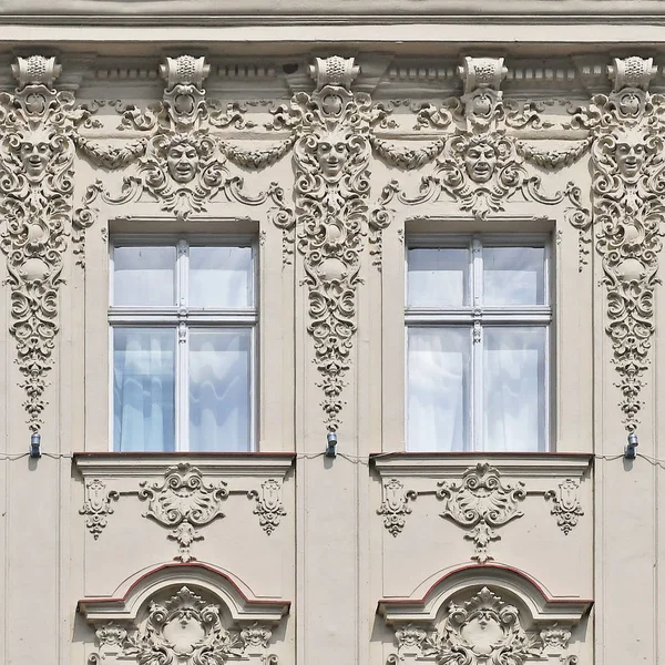 Janelas Edifício Antigo — Fotografia de Stock