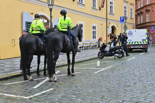 Praga Repubblica Ceca Maggio 2019 Polizia Montata Sulla Strada Della — Foto Stock