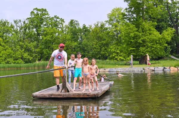 Prague Czech Republic May 2019 Children Ferry Pond City Park — Stock Photo, Image