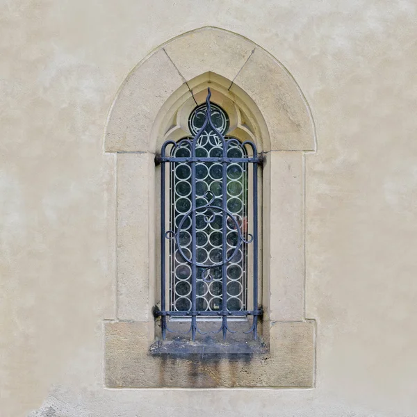 Ventana Con Una Celosía Edificio Antiguo Praga Vieja 2019 — Foto de Stock