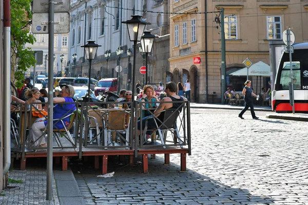Prague Czech Republic May 2017 People Street Cafe — Fotografia de Stock