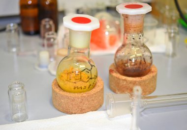 PRAG, CZECH Cumhuriyet - 25 Mayıs 2019: Laboratuvar ekipmanları. Organik ve Biyokimya Enstitüsü