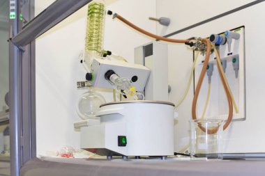 PRAG, CZECH Cumhuriyet - 25 Mayıs 2019: Laboratuvar ekipmanları. Organik ve Biyokimya Enstitüsü