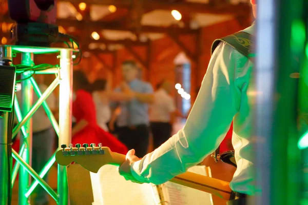 Casais Dança Durante Festa Celebração Casamento Com Guitararis — Fotografia de Stock