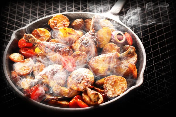 Baked Chicken Drumstick Metal Pan Close View — Stock Photo, Image