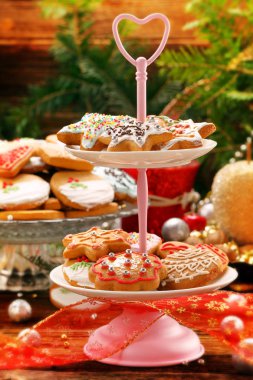 Noel gingerbreads kurabiyeleri ahşap tablo