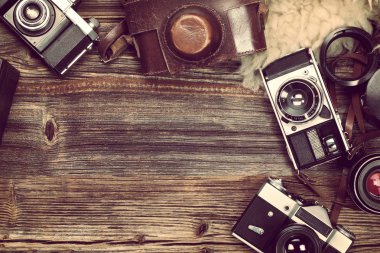 Ahşap masa ve boş yer Vintage kamerada metin veya resim tasarım wor için için