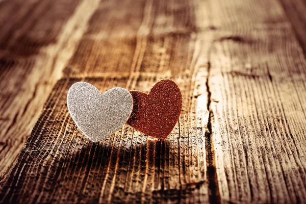 Zwei Herzen Auf Einem Hölzernen Hintergrund Valentinstag Und Leerer Raum — Stockfoto