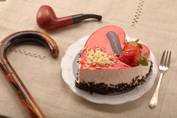 情人节的心形甜蛋糕 — 图库照片