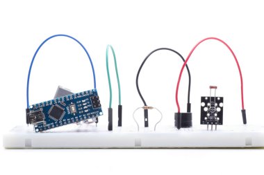 farklı projeler geliştirmek için elektronik bileşenler