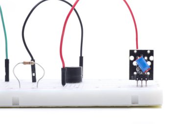 farklı projeler geliştirmek için elektronik bileşenler