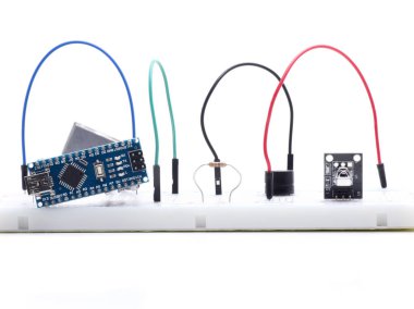 Elektronik projeler oluşturmak için kalkan ve modül