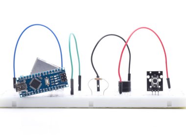 Elektronik projeler oluşturmak için kalkan ve modül