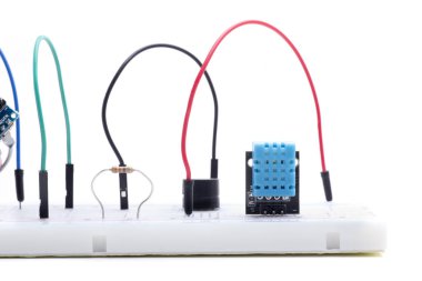 Elektronik projeler oluşturmak için kalkan ve modül