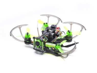 yeşil yarışçı drone