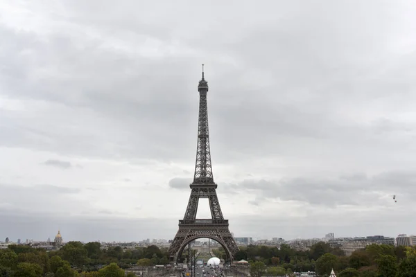 Paris 'te yağmur yağıyor — Stok fotoğraf