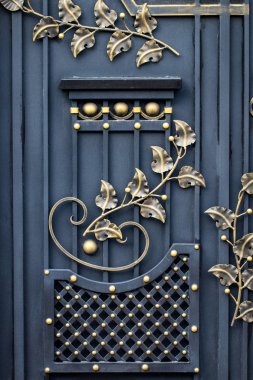 Sahte metal ürünlerinin parçası. yakın plan.