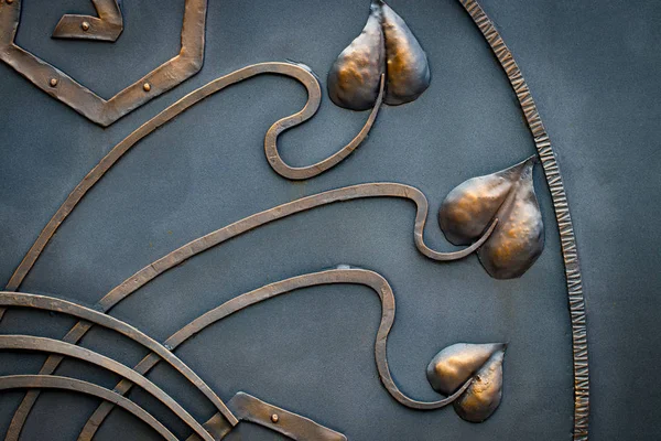 Sahte metal ürünlerinin parçası. yakın plan.