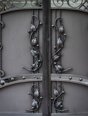 Sahte metal ürünlerinin parçası. yakın plan.