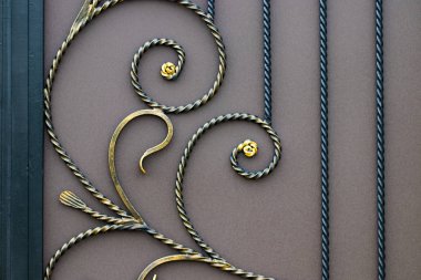 Sahte metal ürünlerinin parçası. yakın plan.