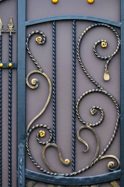 Sahte metal ürünlerinin parçası. yakın plan.