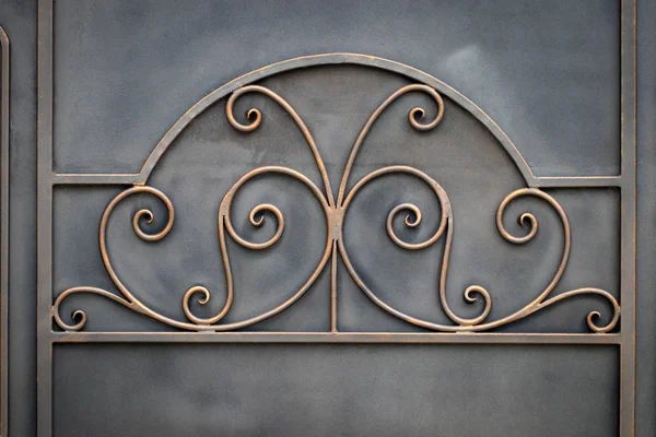 Sahte metal ürünlerinin parçası. yakın plan.