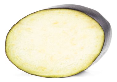 Patlıcan ya da patlıcan beyaz arka plan üzerinde izole patlıcan dilimleri ile. Dosyada, kırpma yolları.