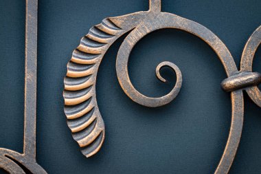 Sahte metal ürünlerinin parçası. yakın plan.