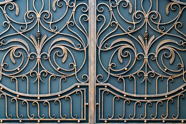 Sahte metal ürünlerinin parçası. yakın plan.