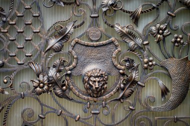 Sahte metal ürünlerinin parçası. yakın plan.