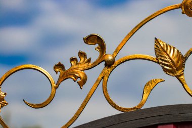 süslü Ferforje metal geçit dekorasyon unsurları.
