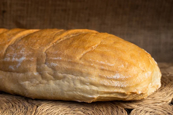 Pagnotta Pane Grano Sullo Sfondo Iuta — Foto Stock