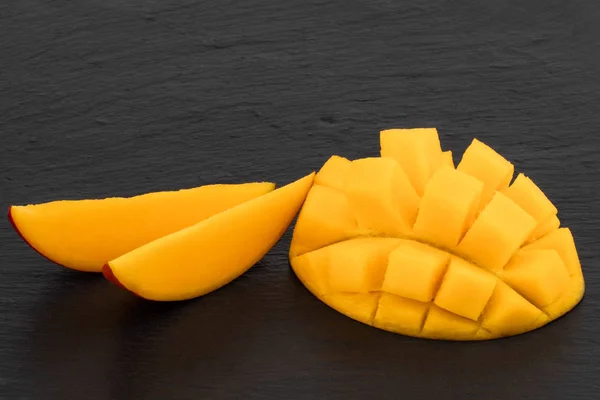 Ripe Mango Cut Half Diced Dark Slate — Stock Photo, Image