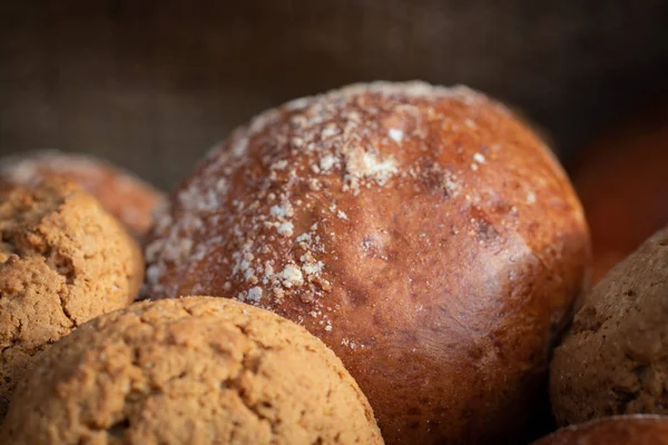 Brood Van Witte Volkoren Brood Broodjes Met Een Tarwe Granen — Stockfoto