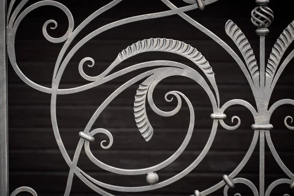 Sahte metal ürünlerinin parçası. yakın plan.