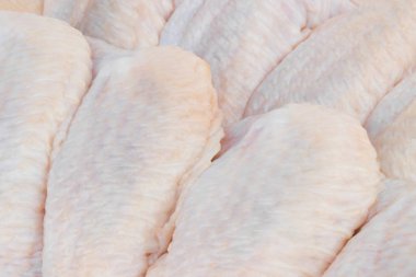 Paket çiğ tavuk kanadı yakın çekim