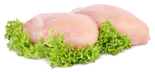 Råa kycklingbröst filéer med sallad isolerad på vita bakgr — Stockfoto