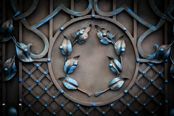 Çiçek dekoratif desen, metalden yapılmış sahte