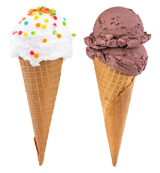 Différentes sortes de crème glacée dans des cônes de gaufres isolés sur du whit — Photo