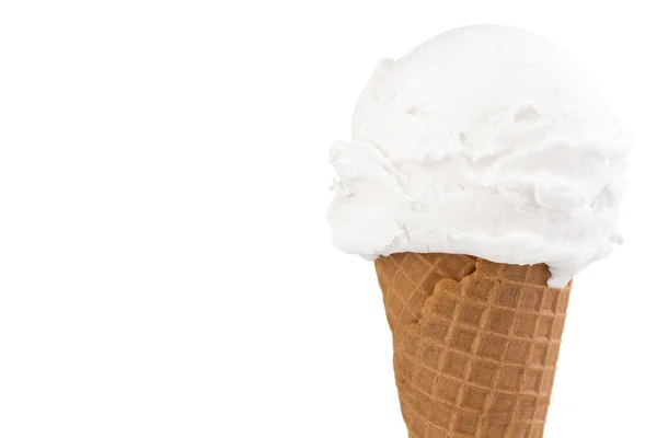 바닐라 아이스크림에 콘에 흰색 배경에 클리핑 — 스톡 사진